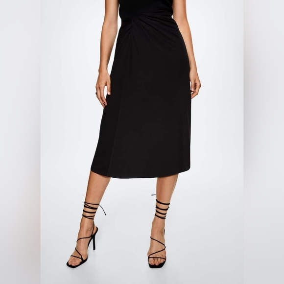 Mango Dresses & Skirts - Mango [L] Decorative knot  skirt